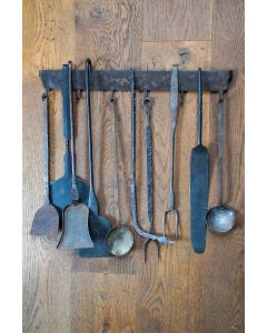Antikes wandmontiertes Kaminbesteck
