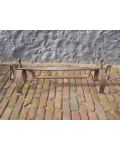 Gotische Kaminbesteck-Stütz