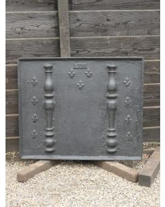 Kaminplatte 'Säulen mit Fleurs de Lis'