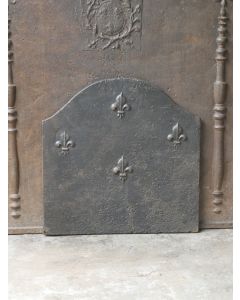 Kaminplatte 'Säulen mit Fleurs de Lis'