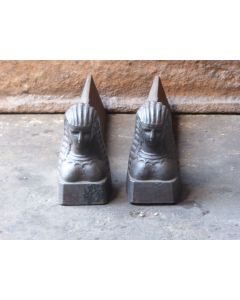 Kaminhunde einer Sphinx