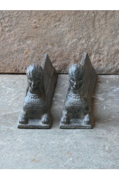 Kaminhunde einer Sphinx
