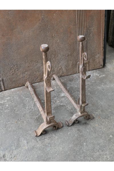 Gotische Kaminhunde