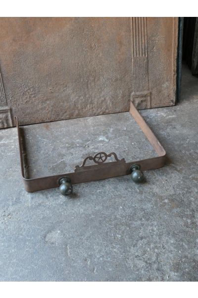 Französischer Kaminvorsatz