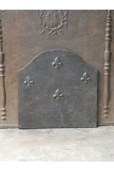 Kaminplatte 'Säulen mit Fleurs de Lis'