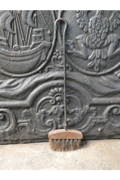 Französischer Kaminbesen