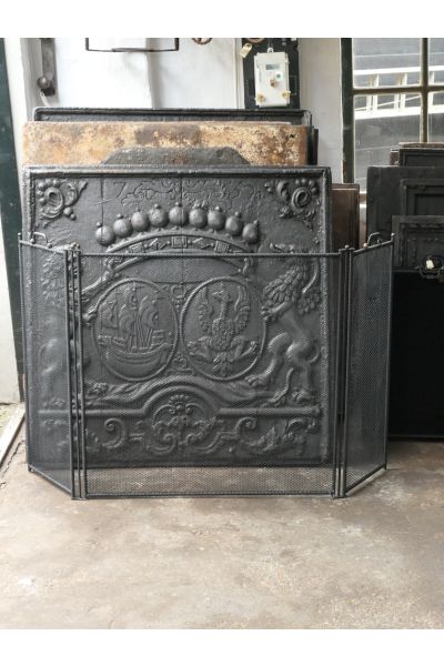 Großer Funkenschutz | Handarbeit, Neu | 85-139 cm Breit | 77 cm Hoch