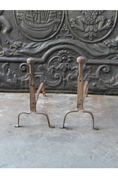 Gotische Kaminhunde