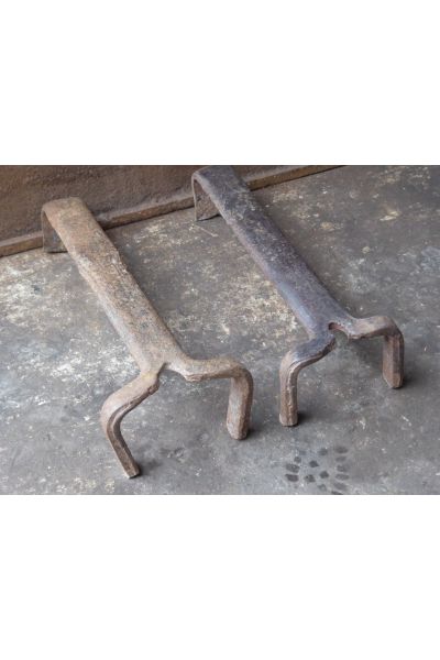 Gotische Kaminhunde