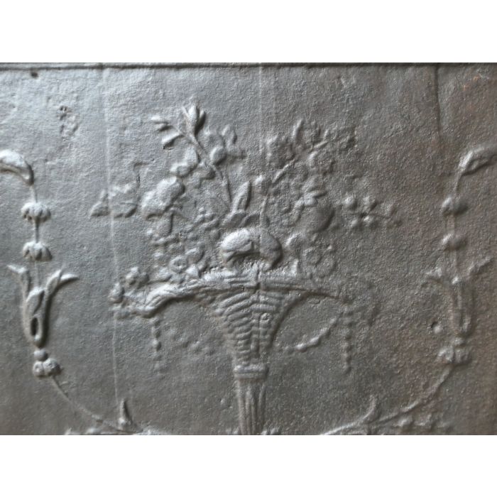 Kaminplatte 'Blumenkorb' aus Gusseisen 