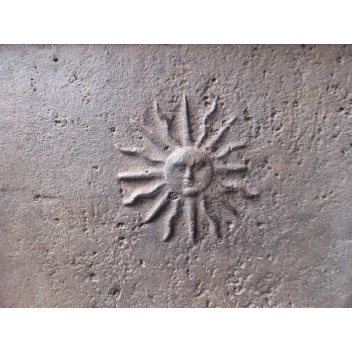 Kaminplatte 'Die Sonne' aus Gusseisen 