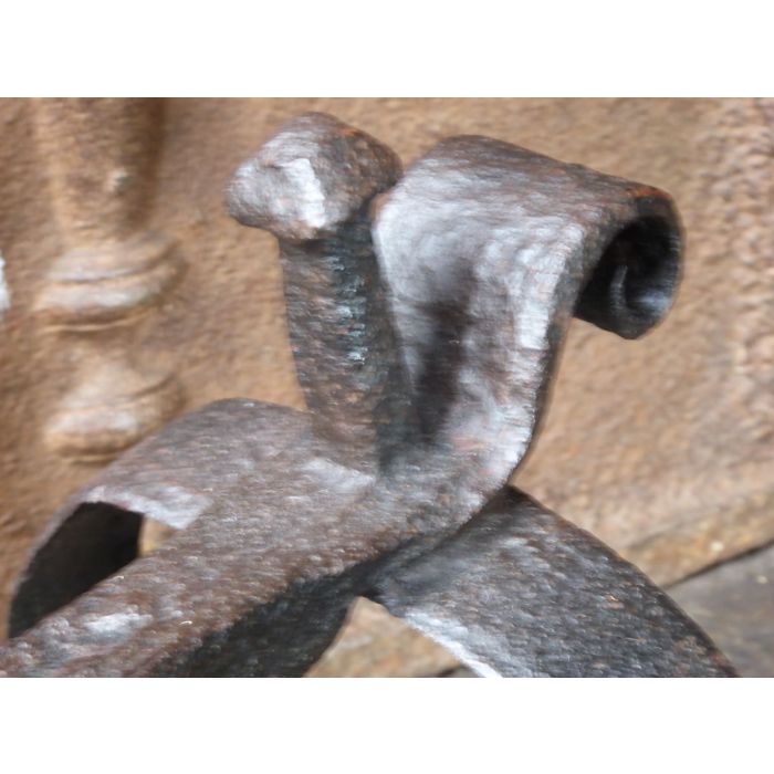 Gotische Kaminbesteck-Stütz aus Schmiedeeisen 