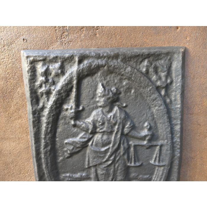 Kaminplatte 'Justitia' aus Gusseisen 