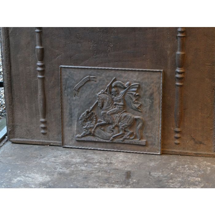 Kaminplatte 'Heilige Georg und der Drachen' aus Gusseisen 