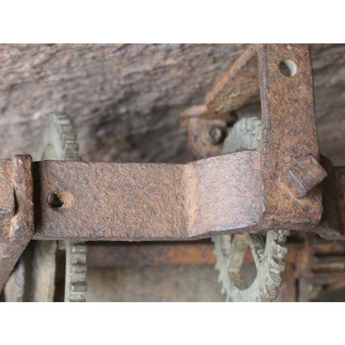 Antiker Drehspieß mit Gewichtsantrieb aus Schmiedeeisen, Messing, Holz 
